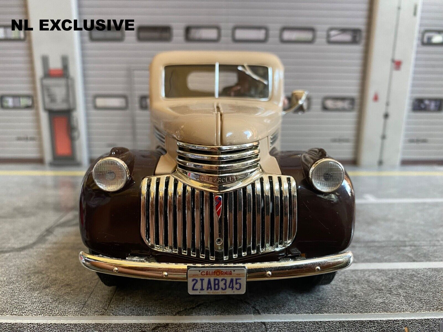 1946 Chevy Pick Up 80s MacGyver TV-Serie + Figur Chevrolet ½-ton Truck 1:18/1:19