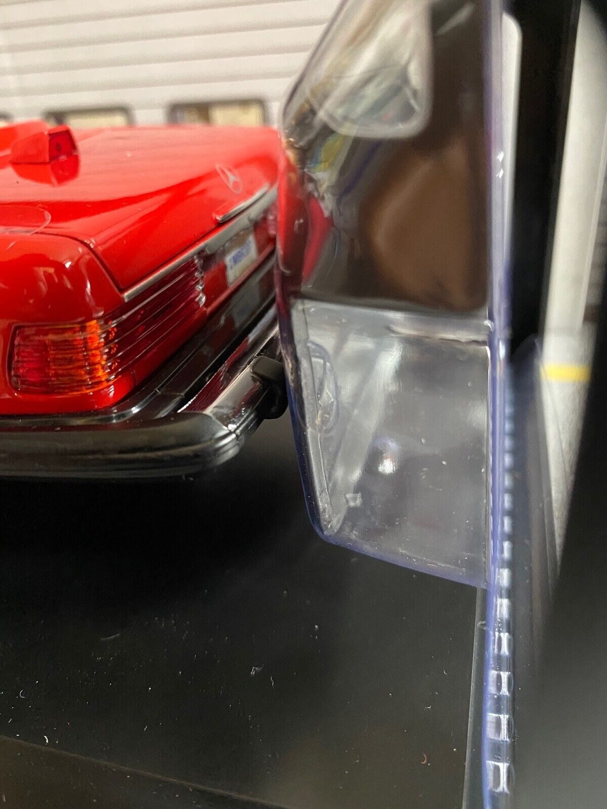 Mercedes Benz 300 SL R107 US-Version MB Dealer Edition B66040623 Norev neu 1:18