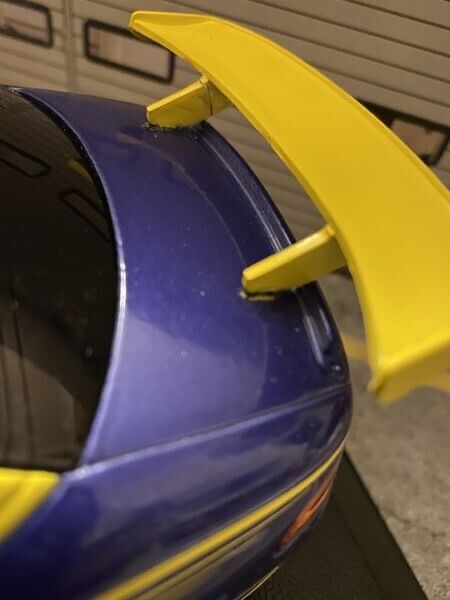 Monroe Safety Car Holden VT Commodore Classic Carlectables 18016 Die Cast 1:18