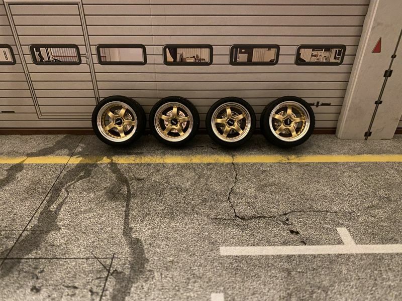 Kompletträder in Aluoptik Felgen Tuning Umbau Diorama Code 3 RDM neu C 1:18