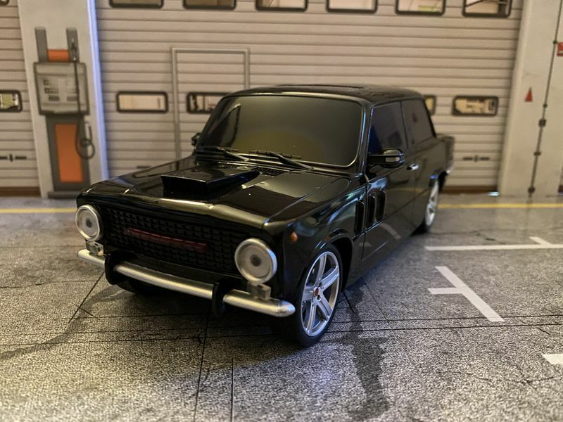 GiTT Tofas Murat 124 Turkish KITT/Knight Rider Persiflage Licht&Sound OPET 1:18