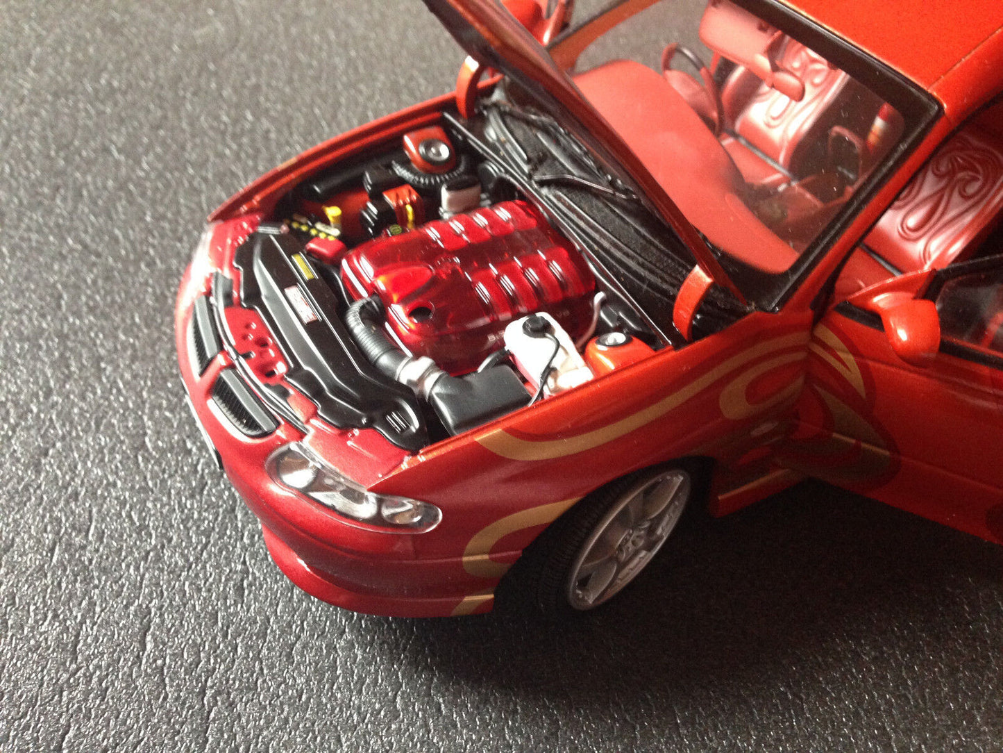 Holden Sandman VU SS Panel Van Mambo Concept 2001 Classic Carlectables 1:18