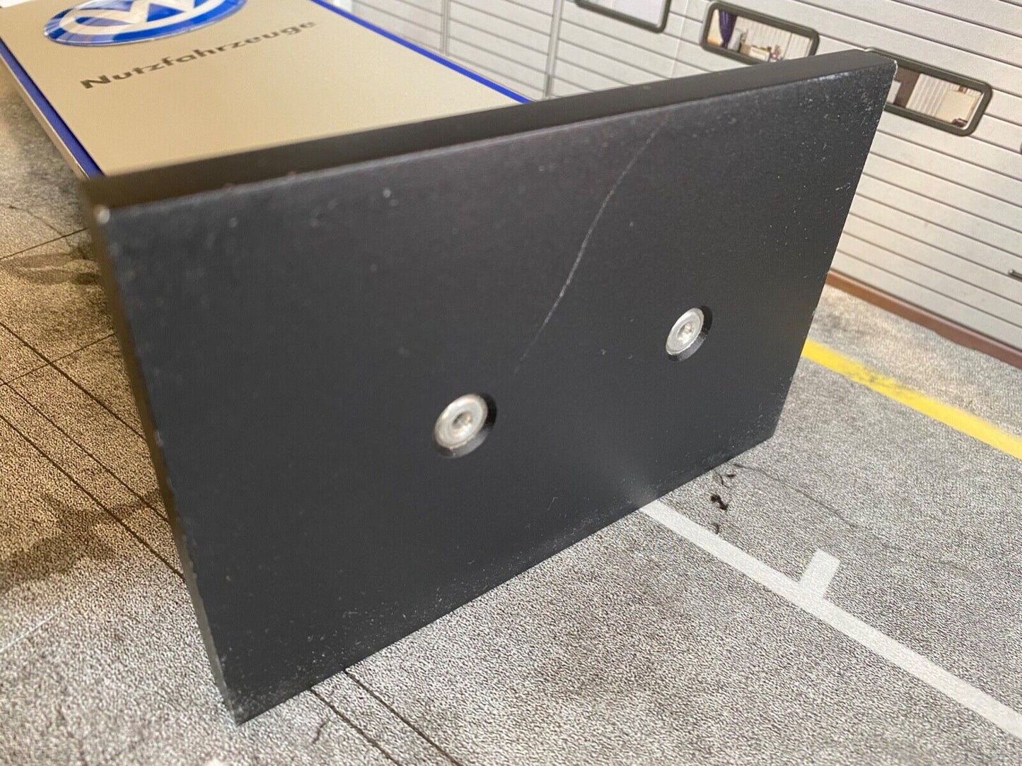 VW Pylon Nutzfahrzeuge Metall ca. 1,9 kg ca. 29 cm hoch für VW Bus-Diorama 1:18