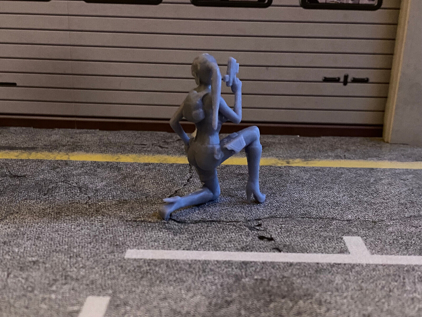 Lara Croft Figur Tomb Raider unbemalt unpainted für Diorama 1:24