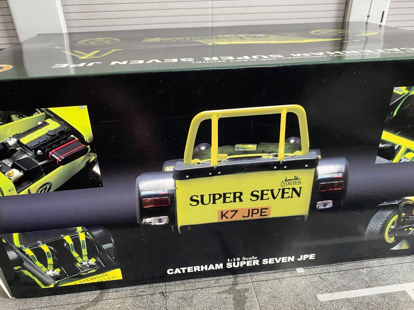 Caterham Super Seven JPE Lotus High End Edition mit Carbon Kotflügel Kyosho 1:18