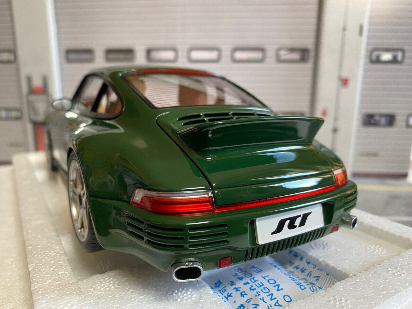 Porsche 911 964 RUF SCR COUPE 2018 Almost Real Neu in OVP 1:18