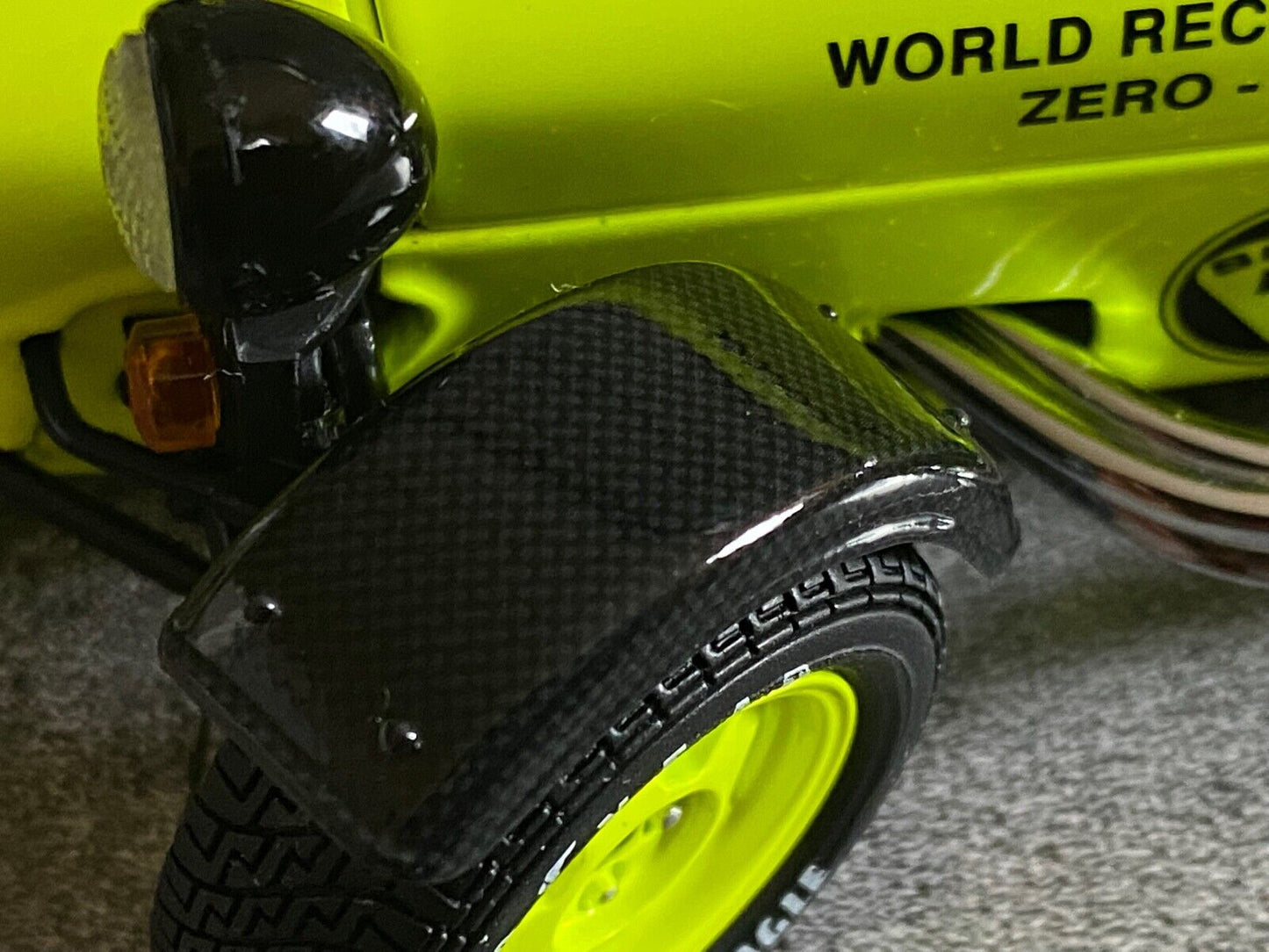 Caterham Super Seven JPE Lotus High End Edition mit Carbon Kotflügel Kyosho 1:18