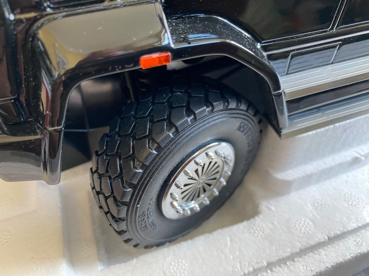 Mercedes Benz Unimog U5000 2012 GLM U 5000 schwarz in OVP black in box 1:18