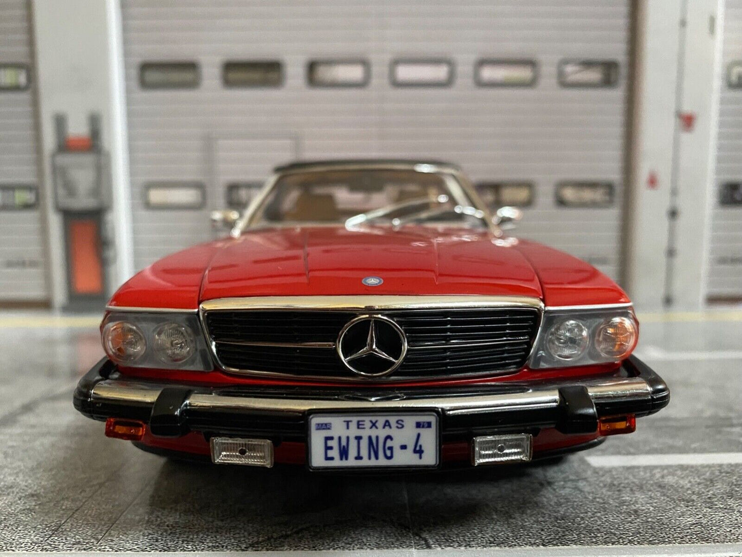 Mercedes Benz 450 SL R107 US-Version TV-Serie Dallas Bobby Ewing Umbau 1:18
