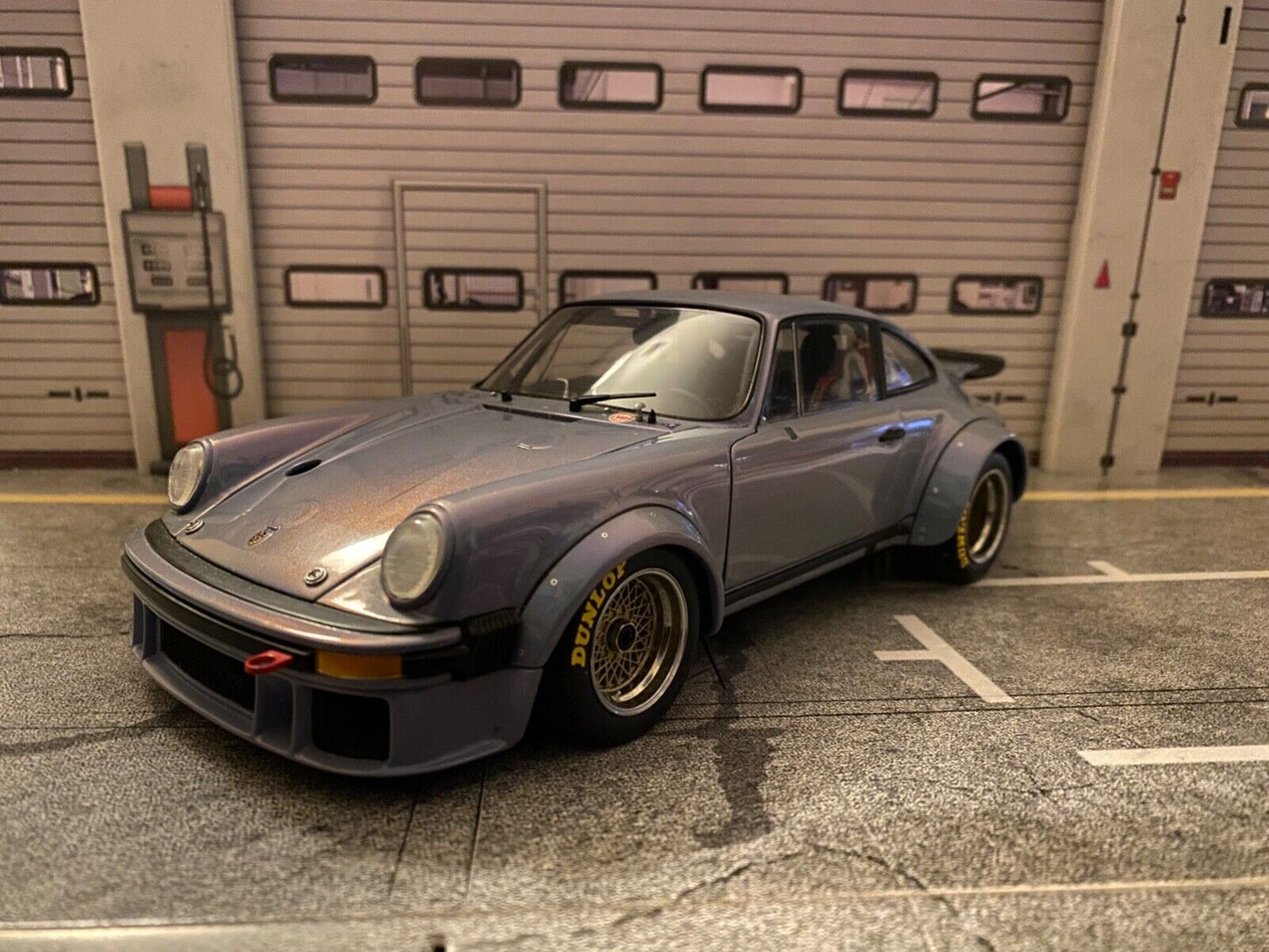 Porsche 934 RSR Laguna Seca Sky Standox Exoto PRM00040 defekt gebraucht 1:18