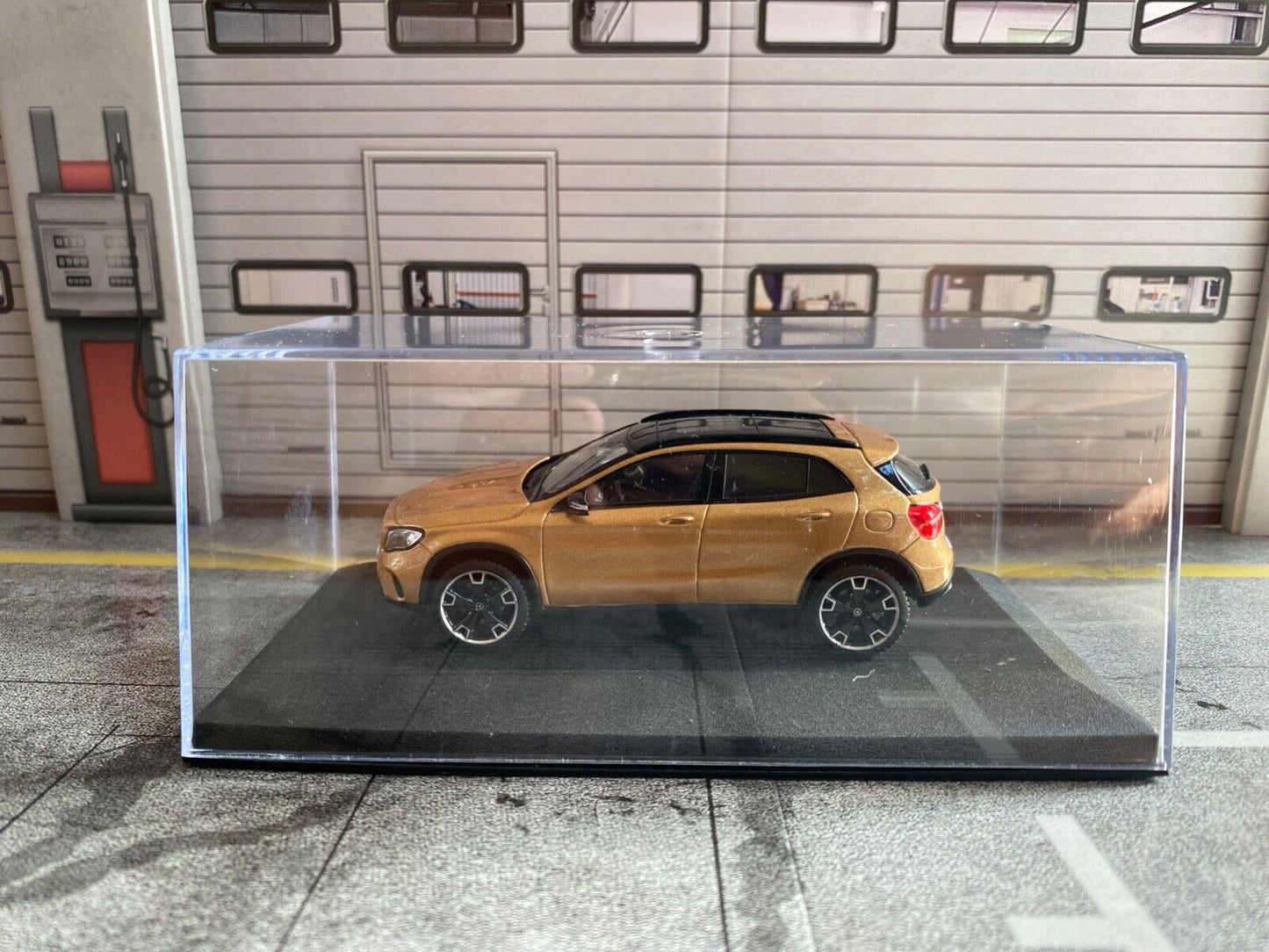 Mercedes Benz GLA aus Mercedes Benz IAA 2017 Presse-Set Minimax 1:43