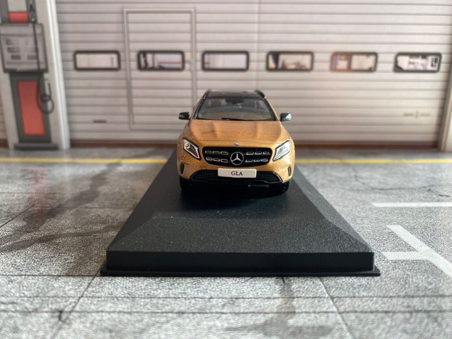 Mercedes Benz GLA aus Mercedes Benz IAA 2017 Presse-Set Minimax 1:43