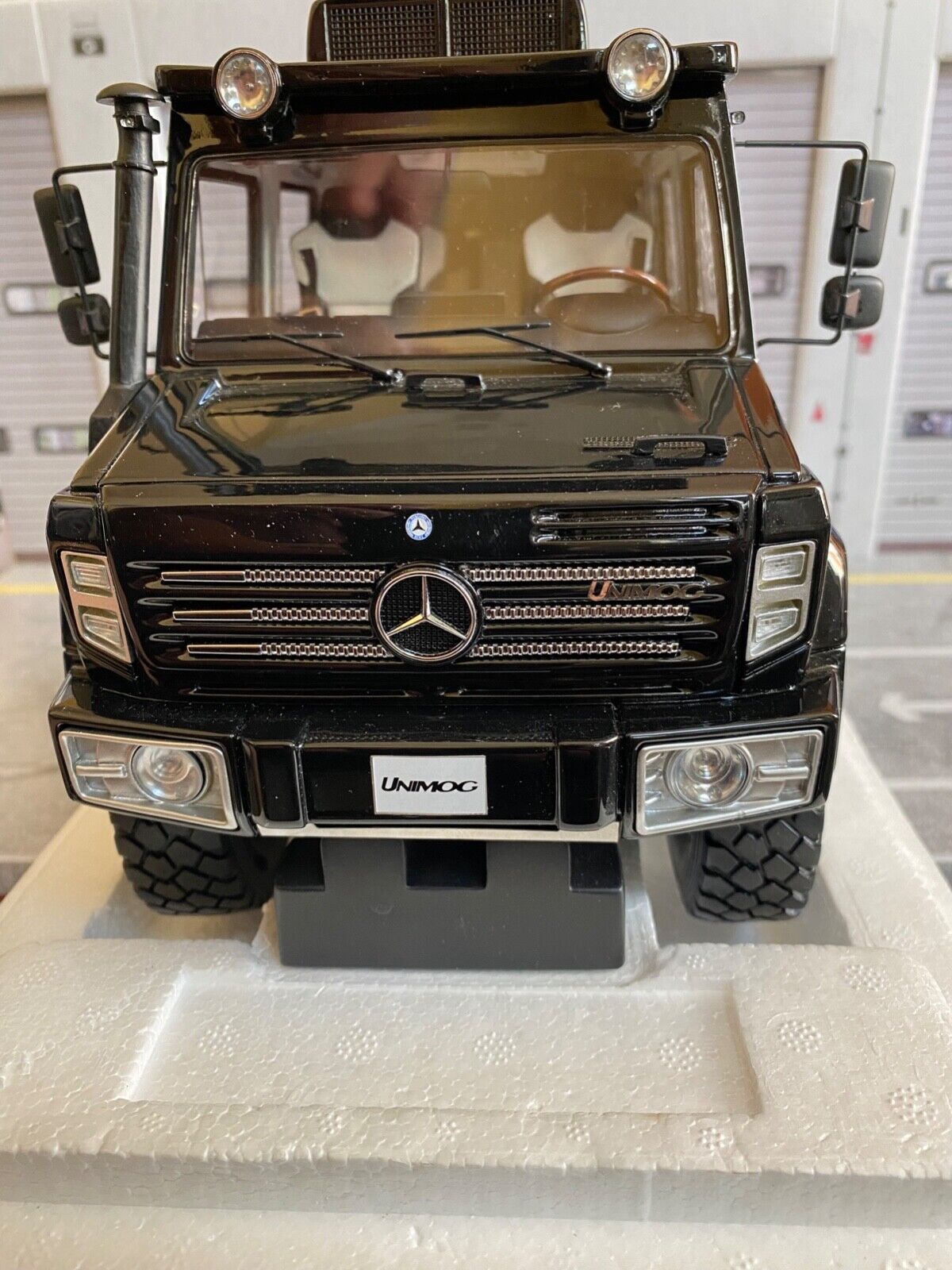 Mercedes Benz Unimog U5000 2012 GLM U 5000 schwarz in OVP black in box 1:18
