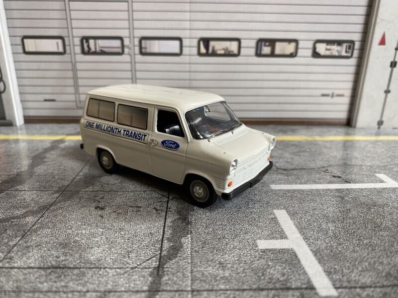 Ford Transit MK1 Van ONE MILLIONTH TRANSIT Vanguards used in box Supervan 1:43