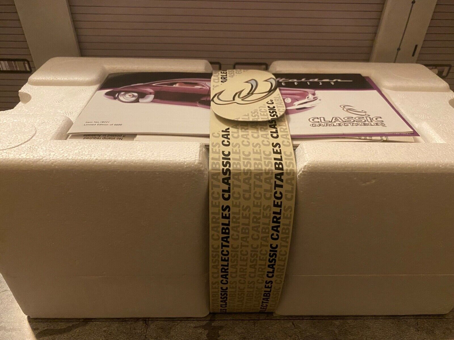 Holden Efijy 2005 Concept Car based on a Chevrolet Corvette V8 new in box 1:18