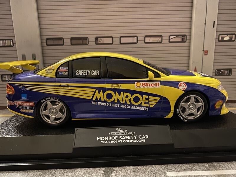 Monroe Safety Car Holden VT Commodore Classic Carlectables 18016 Die Cast 1:18