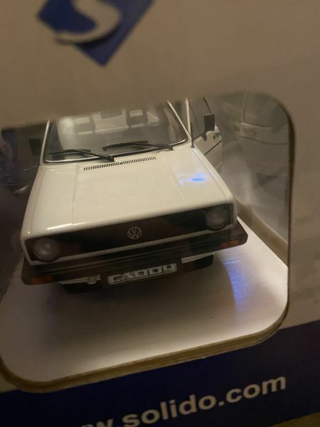 VW Caddy 1 US-Umbau BBS Räder Tuning Diorama + Bierkisten Volkswagen Code 3 1:18