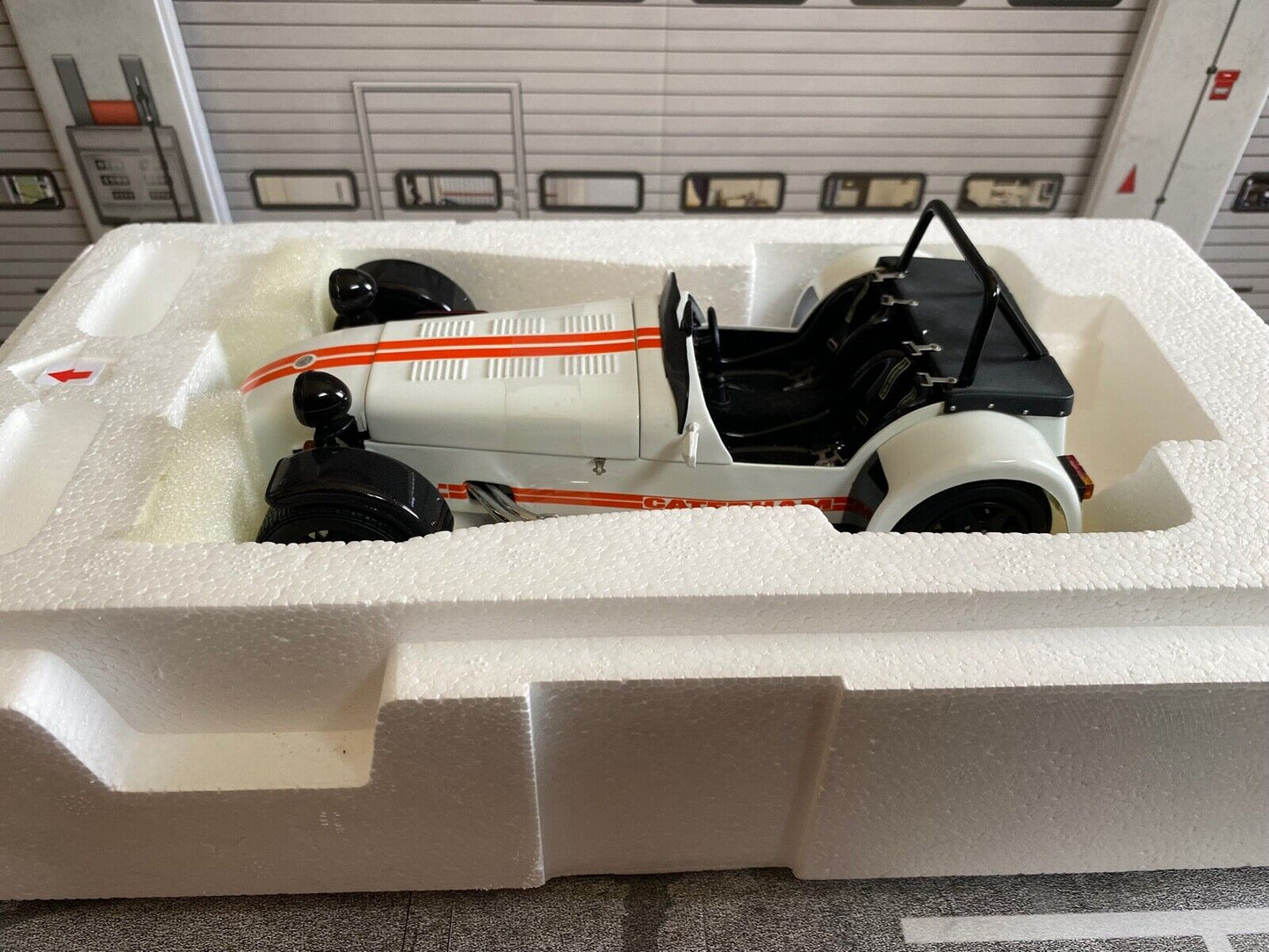 Caterham Super Seven JPE Lotus High End Edition mit Carbon Kotflügel Kyosho 1:18