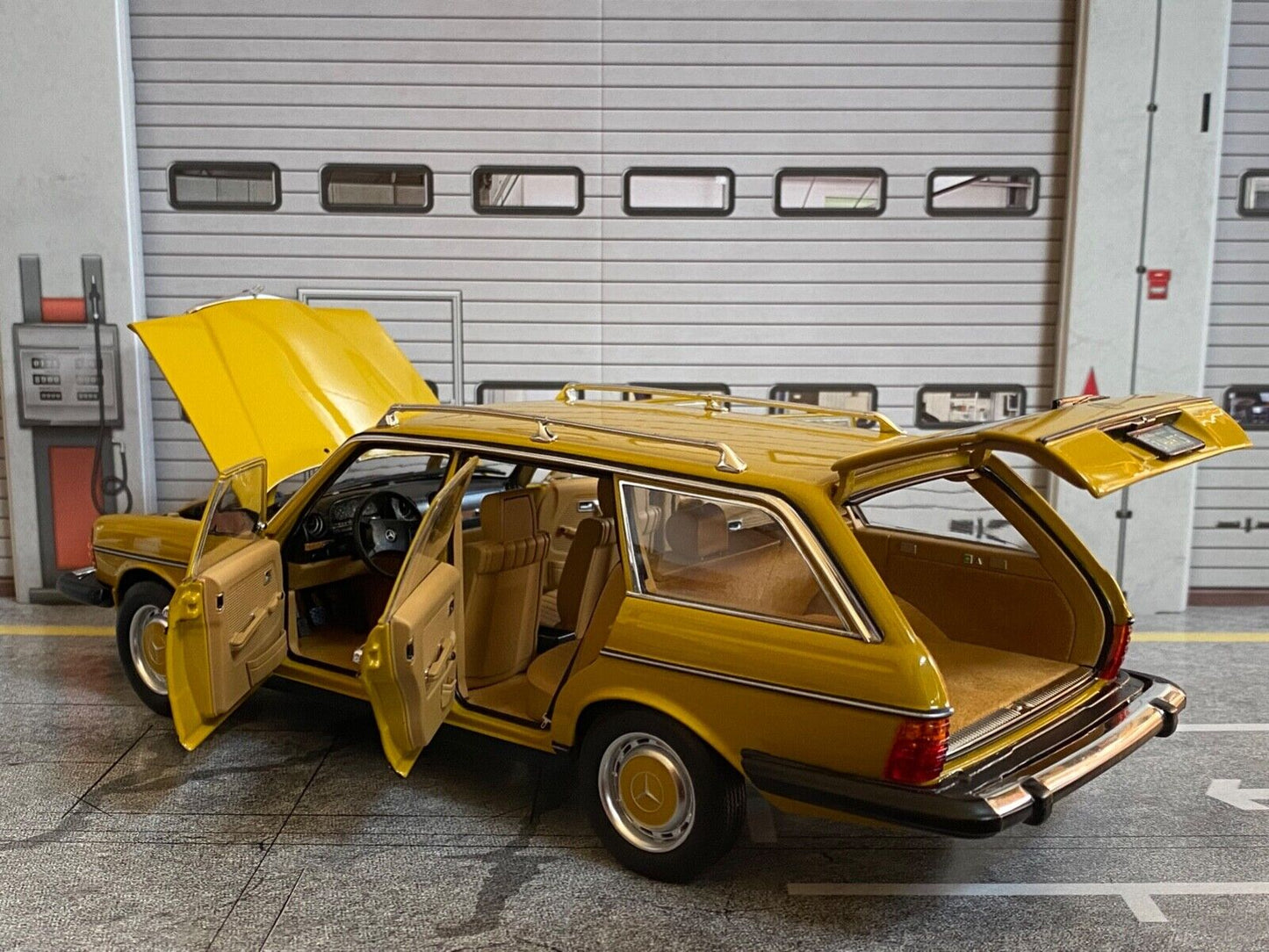 Mercedes Benz 300 TD S 123 W123 Umbau US-Version Hart aber Herzlich von Max 1:18