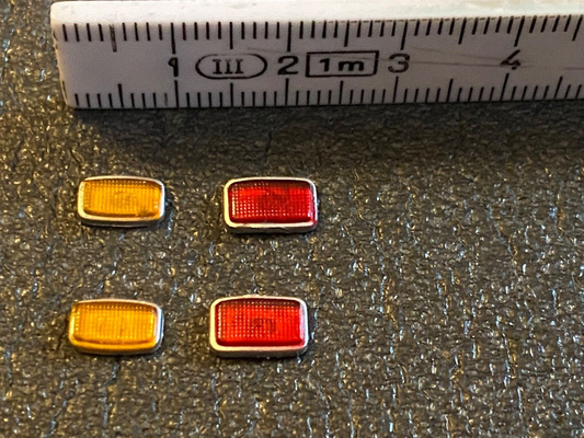 Vier US-Seitenbegrenzungsleuchten Side Marker Diorama Code 3 Umbau Tuning 1:18