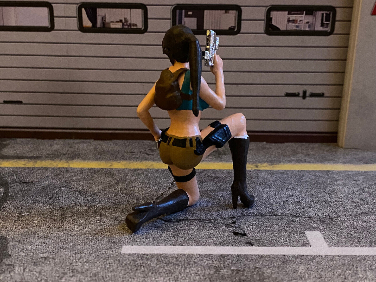 Lara Croft Figur Tomb Raider bemalt painted für Diorama 1:18