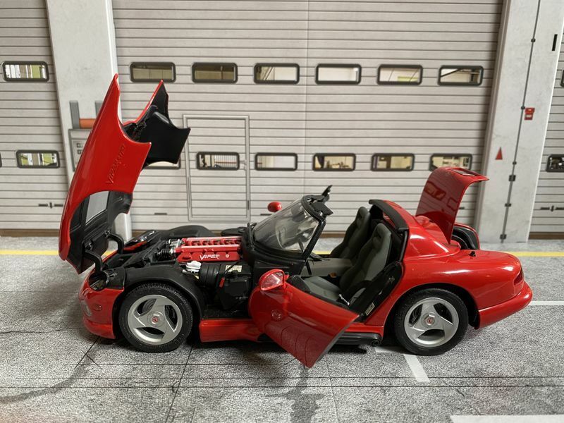 Dodge Viper RT/10 rot Chrysler 8.0l V10 red Metall DieCast Creative Masters 1:20
