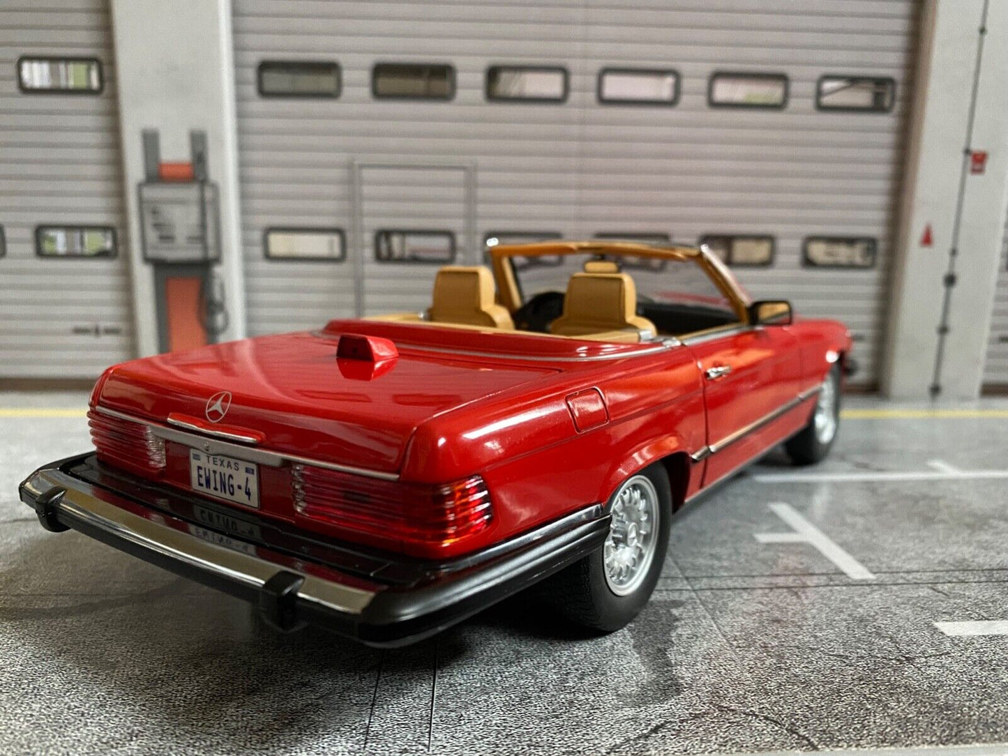 Mercedes Benz 450 SL R107 US-Version TV-Serie Dallas Bobby Ewing Umbau 1:18