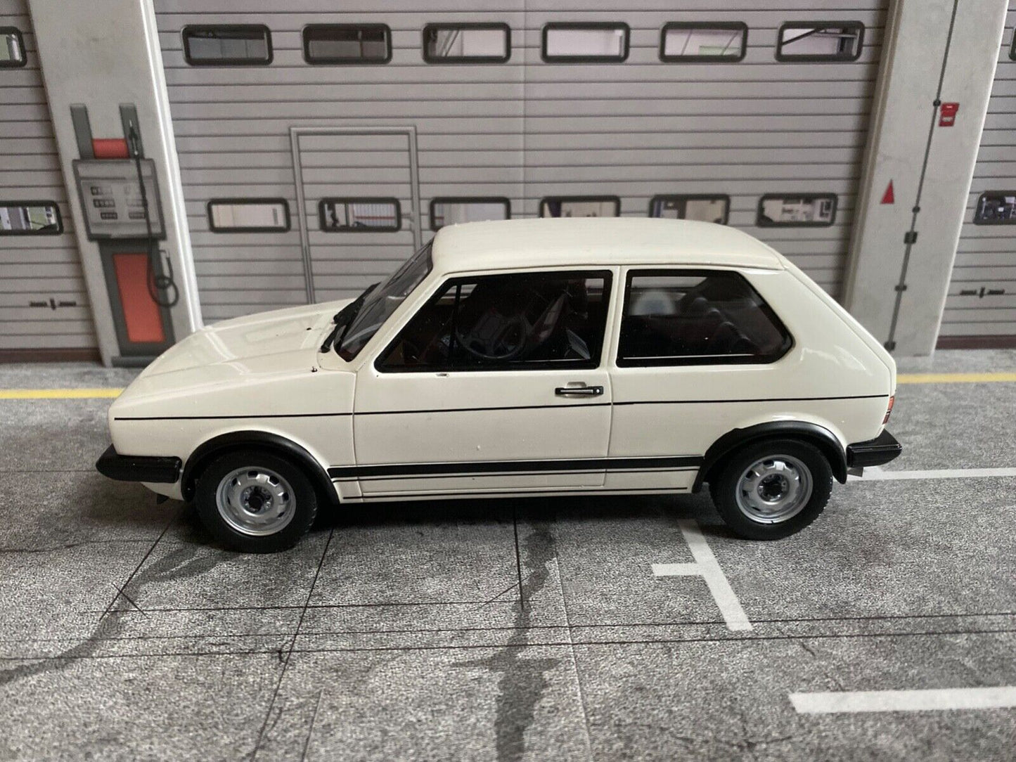 VW Golf 1 GTI Rabbit (Typ 17) weiß Ottomobile OT562 defekt white defect 1:18