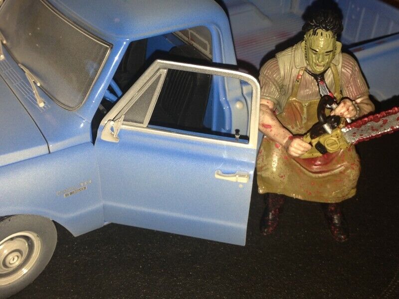 Chevrolet C10 Chevy C-10 The Texas Chainsaw Massacre + Leatherface Figur 1:18