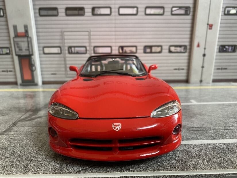 Dodge Viper RT/10 rot + schwarzer Innenausstattung USA Sondermodell Bburago 1:18