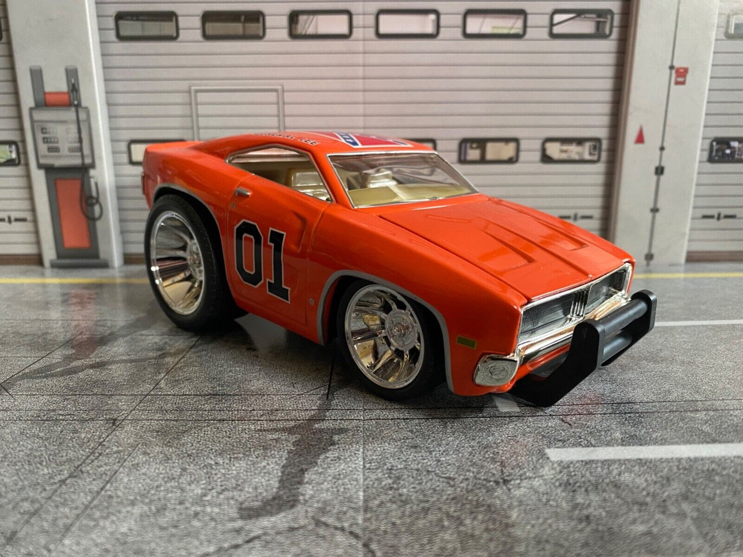 Dodge Charger General Lee The Dukes of Hazzard ERTL Joyride Comic Style 1:24