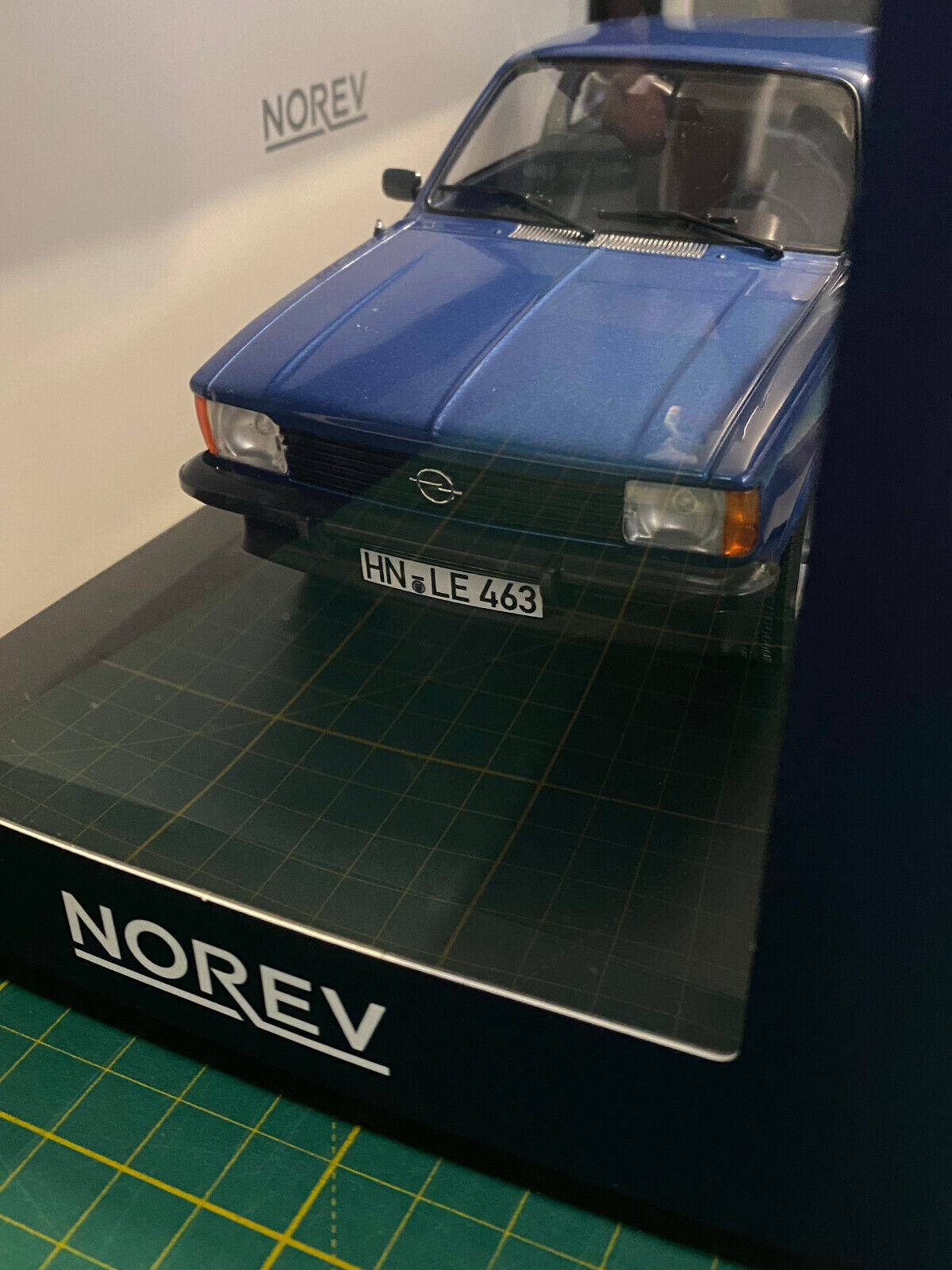 Opel Kadett C GT/E 1977 Blau Metallic ExluWeb #008 von 200 Norev 183652 1:18