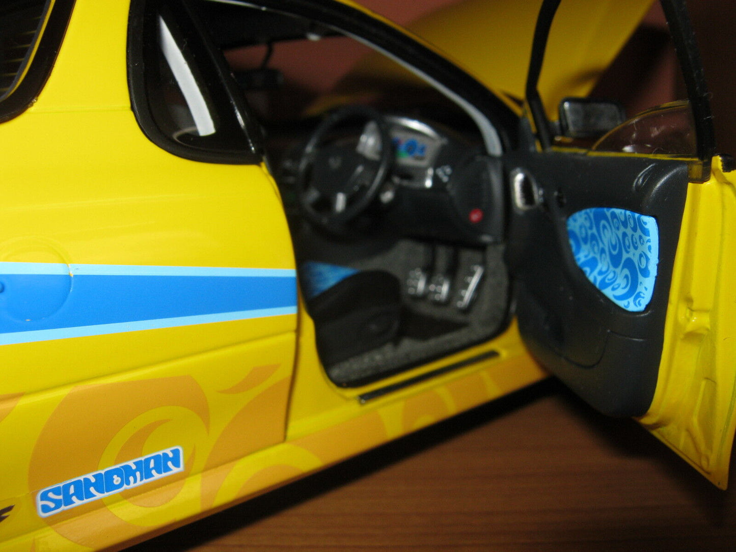 2x Holden Custom Sandman EXPO 2013 Panelvan Classic Carlectables OVP 1:18