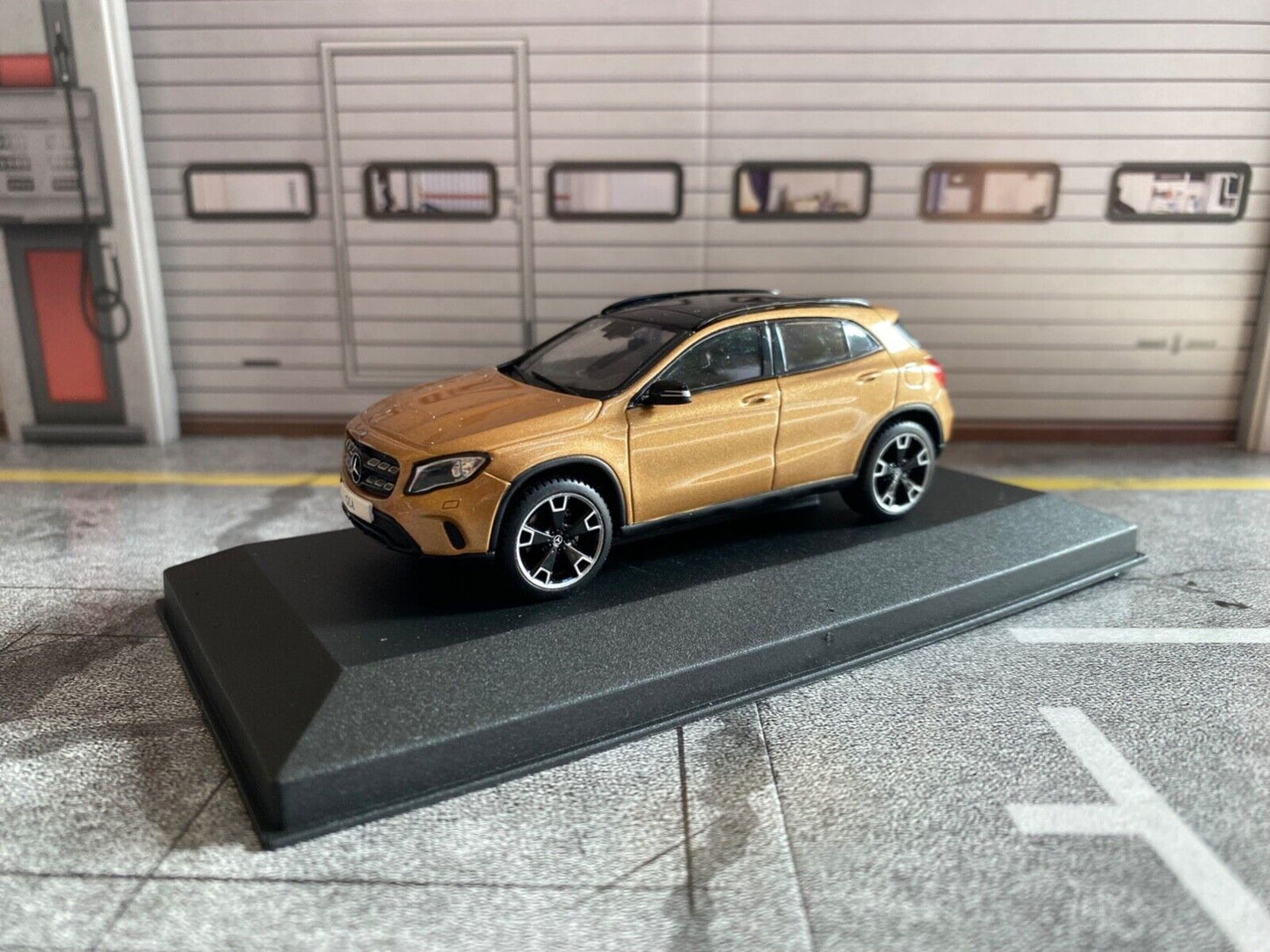Mercedes Benz GLA aus Mercedes Benz IAA 2017 Presse-Set Minimax 1:43