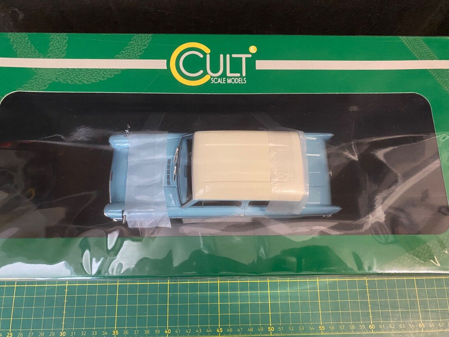 Ford Anglia 105E 1961 blue white new Cult Scale Models CML111-1 Neu in OVP 1:18