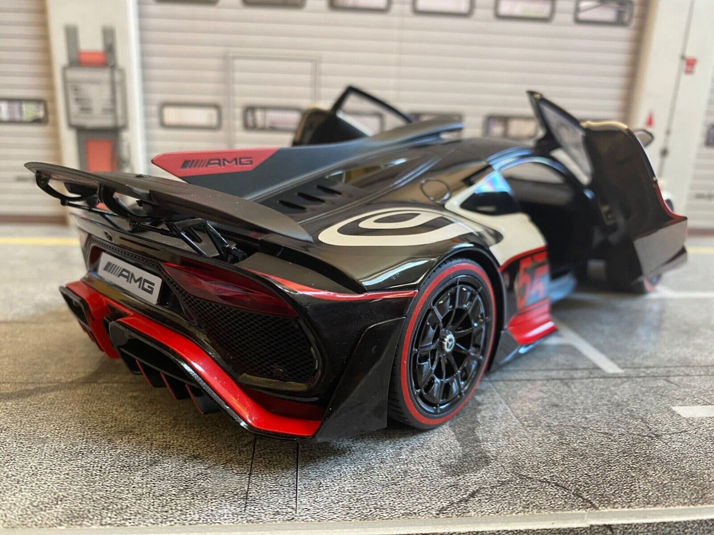 Mercedes-AMG One Sondermodell "55 Jahre AMG" DieCast NZG Neu in OVP new 1:18