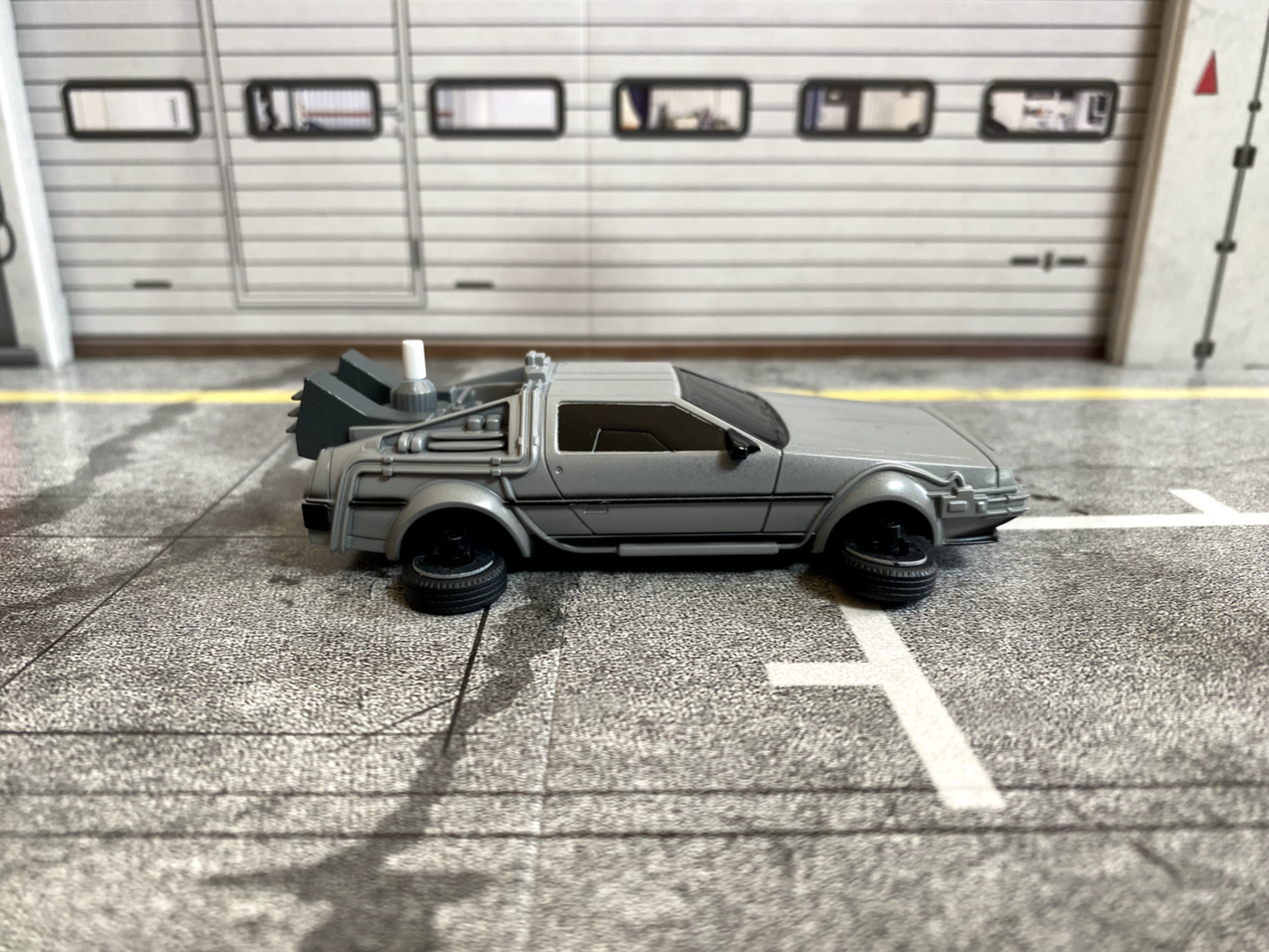 Floating DeLorean Back To The Future BTTF Zurück in die Zukunft SCHWEBEND 1:43