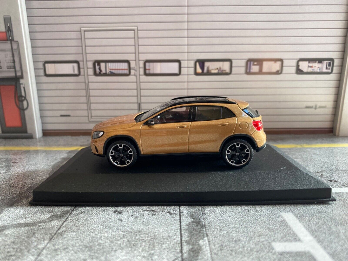 Mercedes Benz GLA aus Mercedes Benz IAA 2017 Presse-Set Minimax 1:43