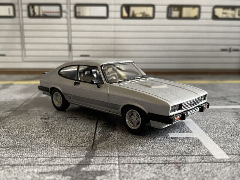 Ford Capri 3.0S The Professionals Die Profis RS-Felgen RHD Mk3 MkIII Silber 1:43