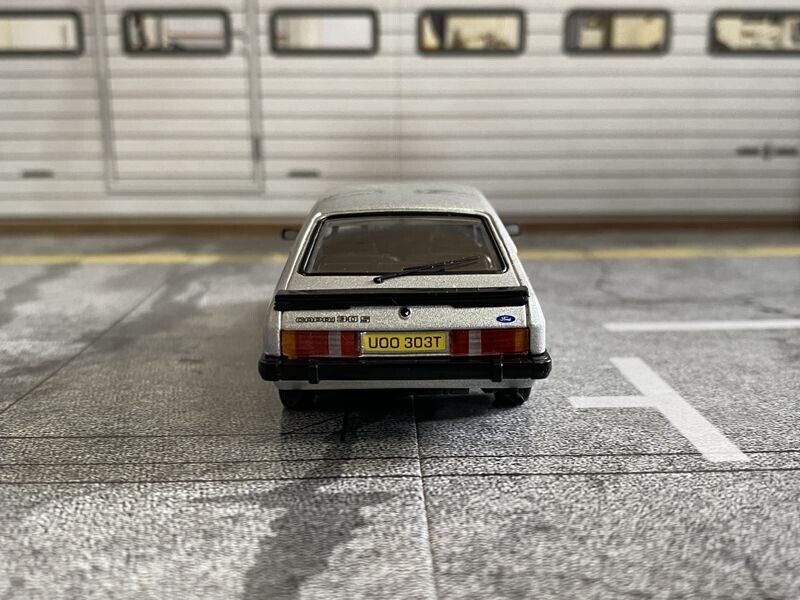 Ford Capri 3.0S The Professionals Die Profis RS-Felgen RHD Mk3 MkIII Silber 1:43