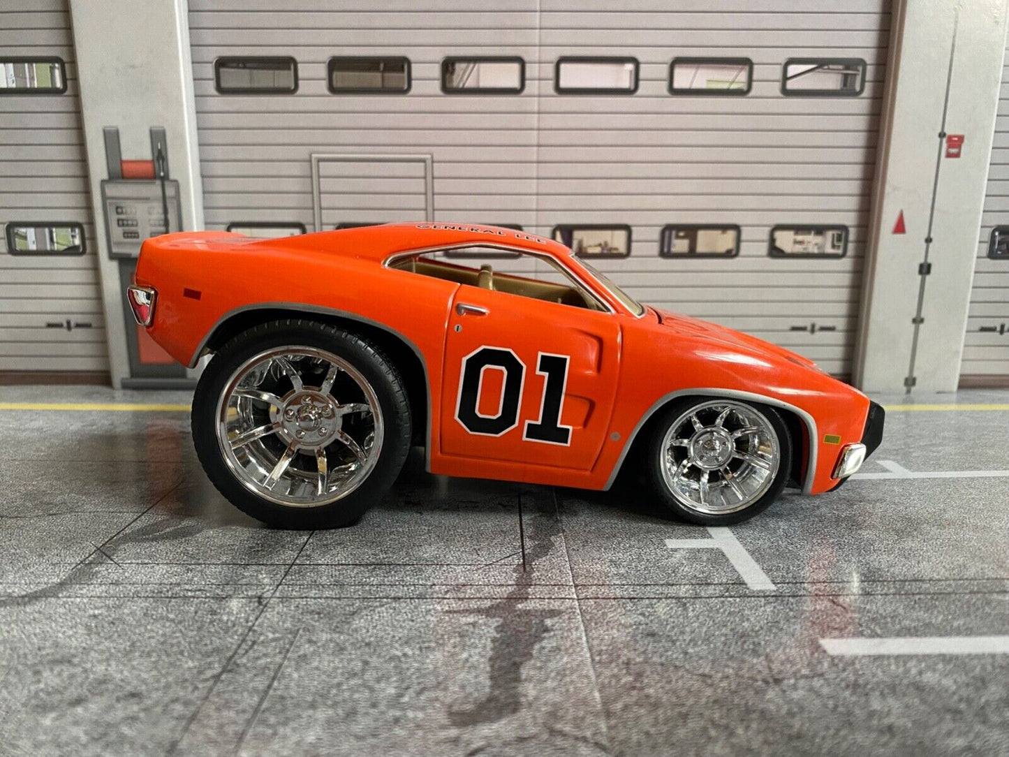 Dodge Charger General Lee The Dukes of Hazzard ERTL Joyride Comic Style 1:24