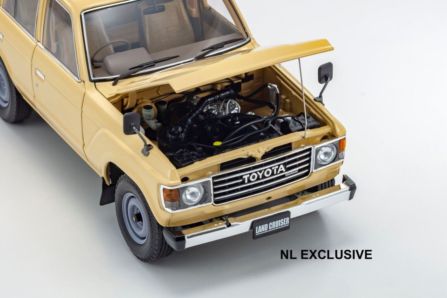 Toyota Land Cruiser 60 (J6) Traditional Beige Kyosho Neu in OVP new in box 1:18