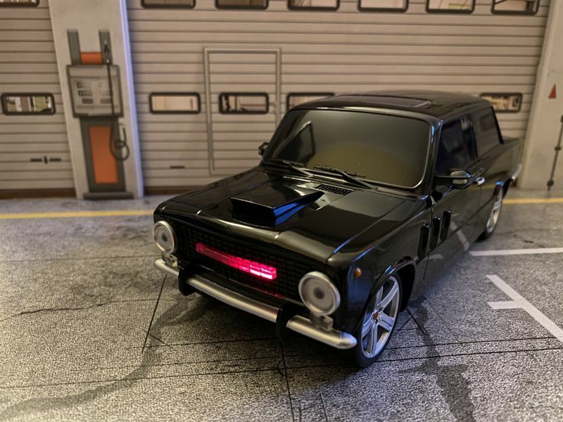 GiTT Tofas Murat 124 Turkish KITT/Knight Rider Persiflage Licht&Sound OPET 1:18