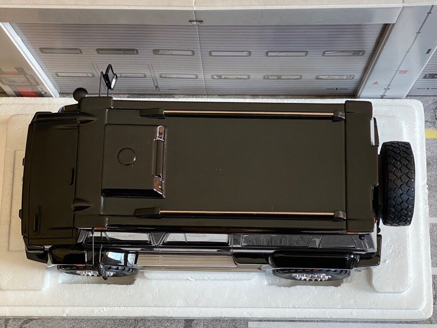 Mercedes Benz Unimog U5000 2012 GLM U 5000 schwarz in OVP black in box 1:18