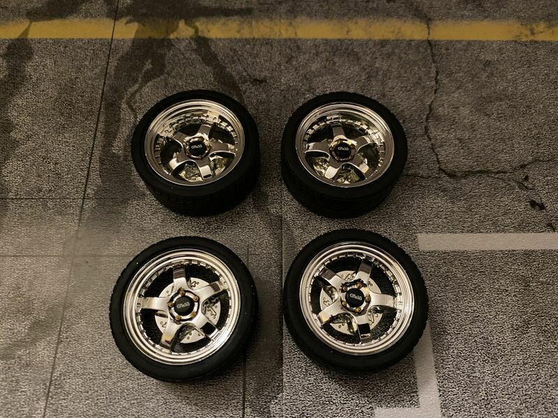 Kompletträder in Aluoptik Felgen Tuning Umbau Diorama Code 3 RDM neu A 1:18