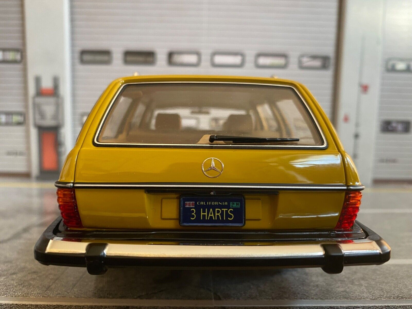 Mercedes Benz 300 TD S 123 W123 Umbau US-Version Hart aber Herzlich von Max 1:18