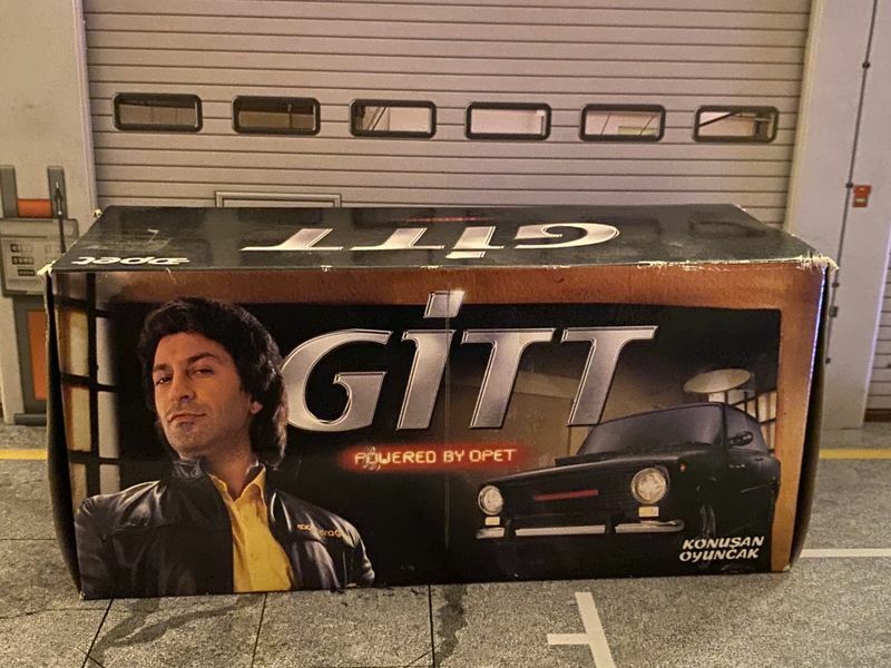GiTT Tofas Murat 124 Turkish KITT/Knight Rider Persiflage Licht&Sound OPET 1:18