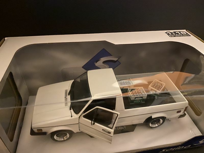 VW Caddy 1 US-Umbau BBS Räder Tuning Diorama + Bierkisten Volkswagen Code 3 1:18