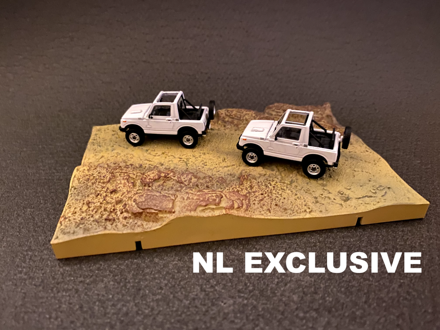 Jeep Safari Mallorca 90er Jahre Diorama mit 2x Suzuki SJ11 Samurai Jimny 1:64