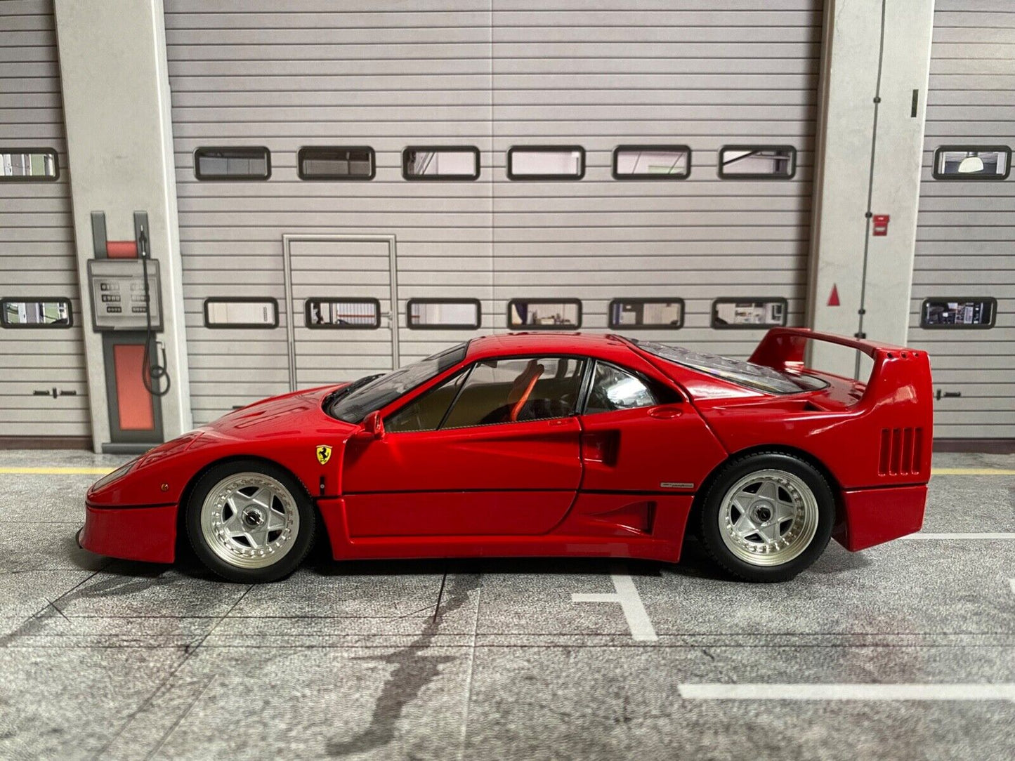 Ferrari F40 1987 Die Cast ALL TO OPEN Kyosho 08416R Licensed by BBR Models 1:18